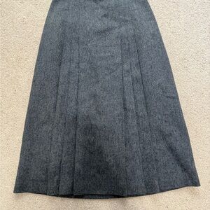 Elegant Gray Women's Skirt